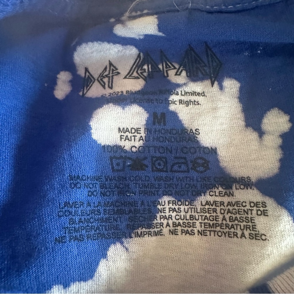 Urban Outfitters Def Leppard Hysteria Bleach/Tie Dye Graphic Band Tee M NWOT - Picture 4 of 4